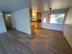 1705 NE Wheatland Dr in Pullman, WA - Foto de edificio - Building Photo