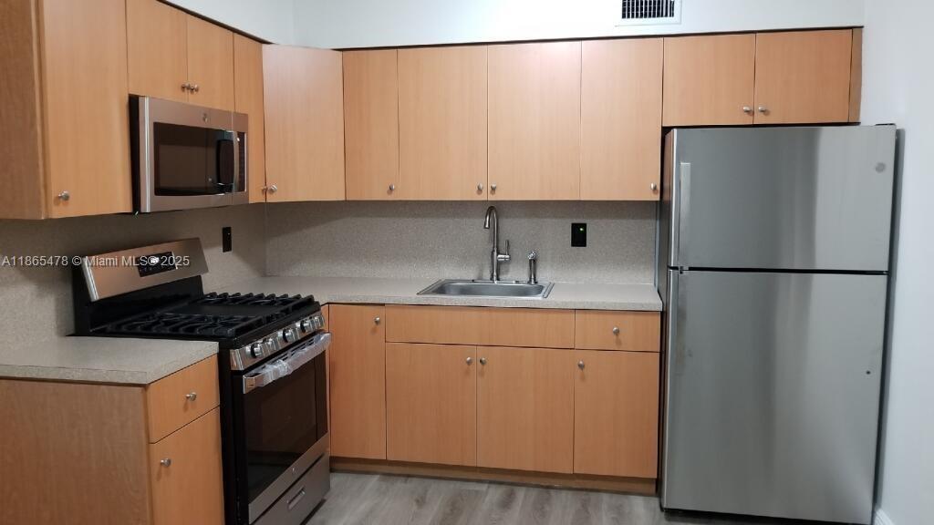 4300 SW 67th Ave in Miami, FL - Building Photo