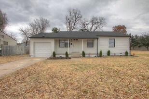 1331 E 43rd St in Tulsa, OK - Building Photo