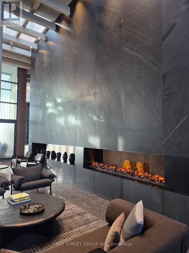 28 Interchange Wy in Vaughan, ON - Building Photo - Building Photo