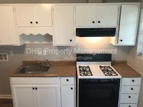 6505 Raymond Dr in Union City, GA - Building Photo - Building Photo