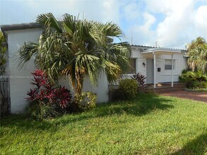 420 88th St in Surfside, FL - Building Photo - Building Photo