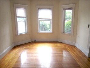 183 College Ave, Unit 1 in Somerville, MA - Building Photo - Building Photo