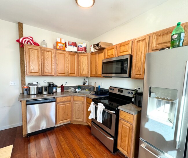 1 Folsom Ave, Unit 3
