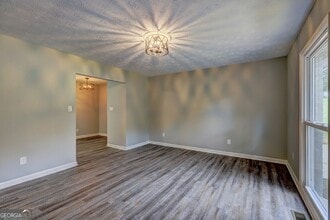 215 Fond Ct in Palmetto, GA - Building Photo - Building Photo