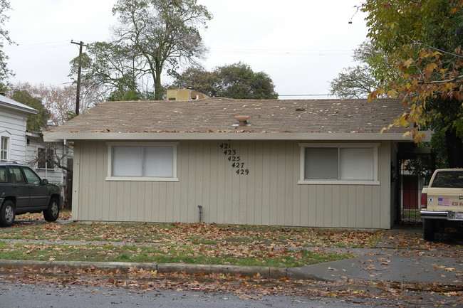 421-429 W 22nd St in Merced, CA - Foto de edificio - Building Photo