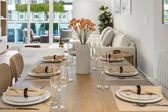 2301 Collins Ave, Unit APT 630 in Miami Beach, FL - Foto de edificio - Building Photo