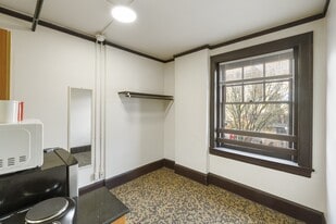 Alps Hotel in Seattle, WA - Building Photo