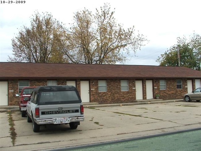 1517 W Elm St in Taylorville, IL - Building Photo - Building Photo