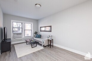725 W Brompton Ave, Unit 33 in Chicago, IL - Building Photo