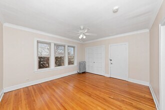 2849 W Berteau Ave in Chicago, IL - Foto de edificio - Building Photo