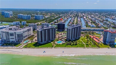 11030 Gulf Shore Dr in Naples, FL - Building Photo - Building Photo