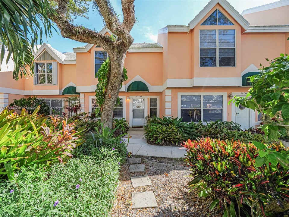 1406 Coral Oak Ln in Vero Beach, FL - Foto de edificio