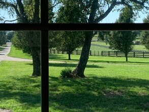 2900 Newtown Pike, Unit A in Lexington, KY - Foto de edificio - Building Photo