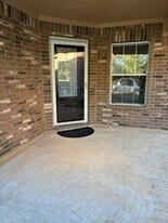 18839 Cluster Oaks Dr in Magnolia, TX - Building Photo