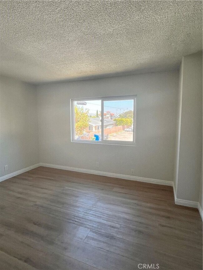 703 W Anaheim St in Los Angeles, CA - Building Photo - Building Photo