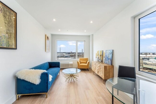 3309 Liberty Ave, Unit 301 in North Bergen, NJ - Foto de edificio - Building Photo