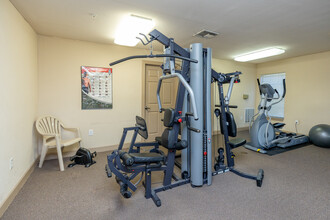 Madison Manor Apartments in Jacksonville, FL - Building Photo - Interior Photo