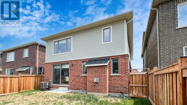 property at 561 Kennedy Cir W