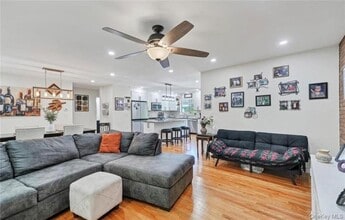 19 Barnett Dr in Monroe, NY - Building Photo - Building Photo