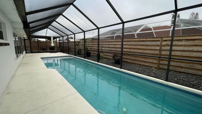 6004 12th Ave W in Bradenton, FL - Building Photo - Building Photo