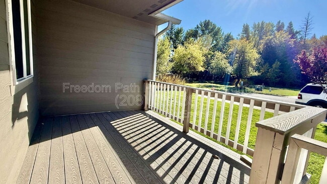 302 Ashlin Ct in Sandpoint, ID - Building Photo - Building Photo