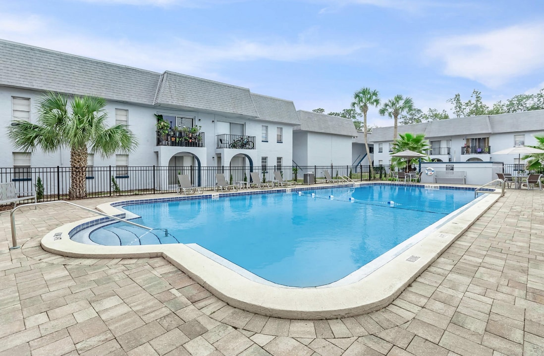 Park Village in Orange Park, FL - Foto de edificio