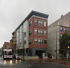 300 Market St in Philadelphia, PA - Building Photo - Building Photo