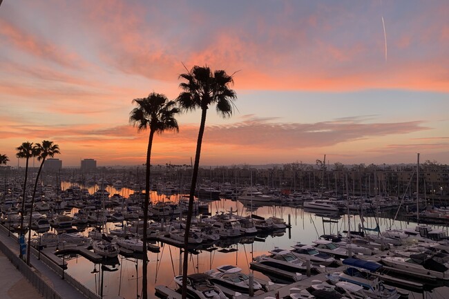 4267 Marina City Dr in Marina Del Rey, CA - Building Photo - Building Photo
