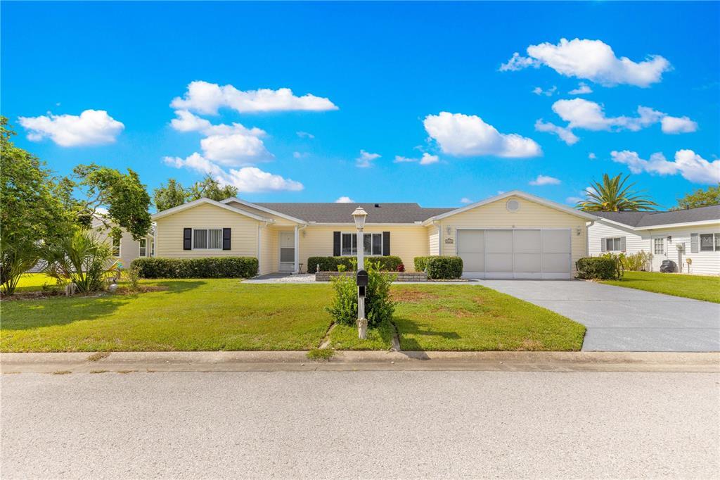 9916 SE 175th Pl in the Villages, FL - Foto de edificio