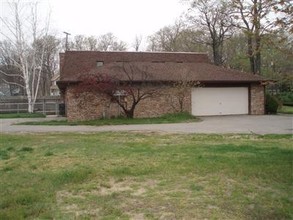 4660 Lake St in Bridgman, MI - Building Photo - Building Photo