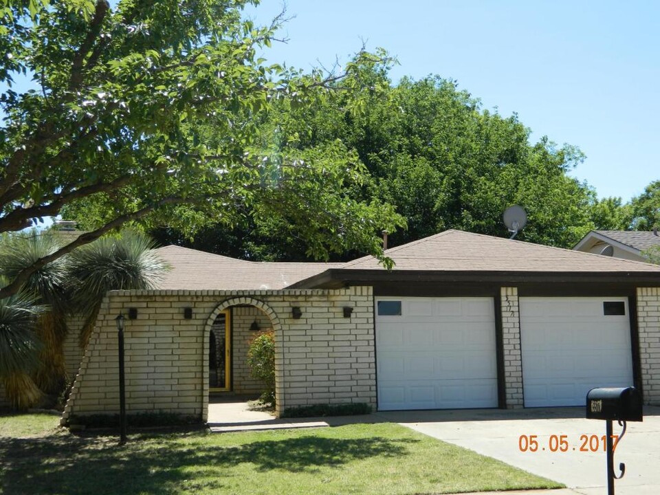 5517 1st St in Lubbock, TX - Building Photo