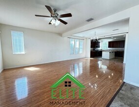 10898 Waterbrook Way in Gold River, CA - Building Photo - Building Photo