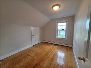 292 Pleasant St in East Providence, RI - Building Photo - Building Photo