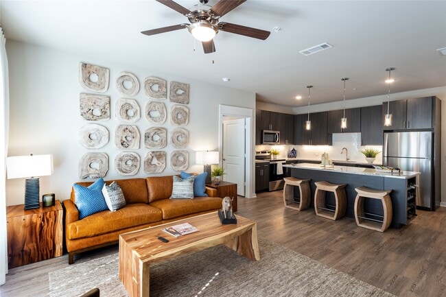 15915 Kingfield Dr in Houston, TX - Building Photo - Building Photo