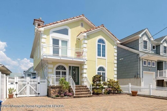 446 Eisenhower Ave in Seaside Heights, NJ - Foto de edificio - Building Photo