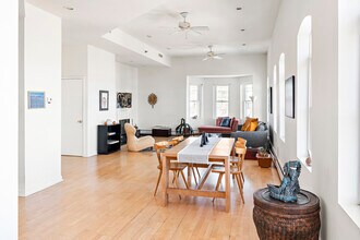 37 Winnisimmet St, Unit 8 in Chelsea, MA - Building Photo - Building Photo