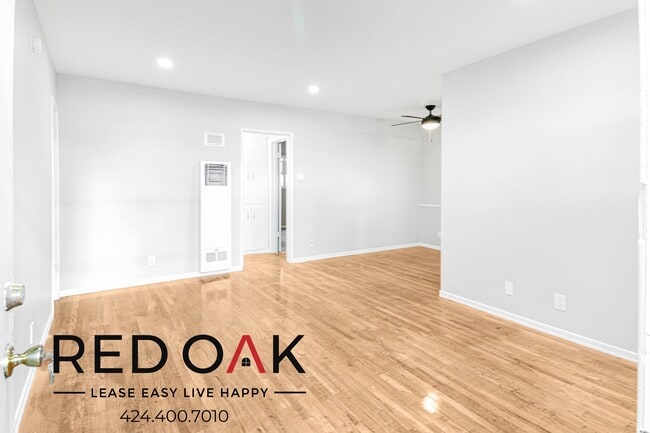 property at 941 N Genesee Ave