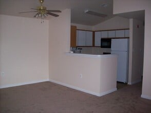 653 Constellation Square SE in Leesburg, VA - Building Photo - Building Photo