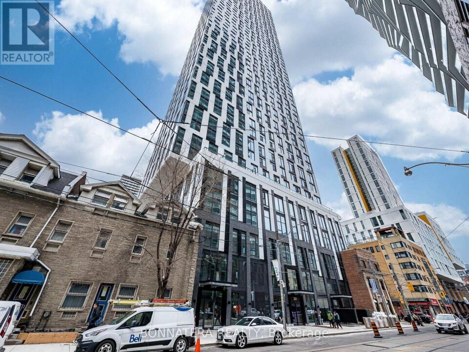 252-1252 Church St in Toronto, ON - Building Photo