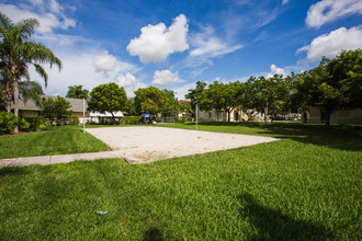 Hidden Grove Apartments in Homestead, FL - Building Photo - Building Photo