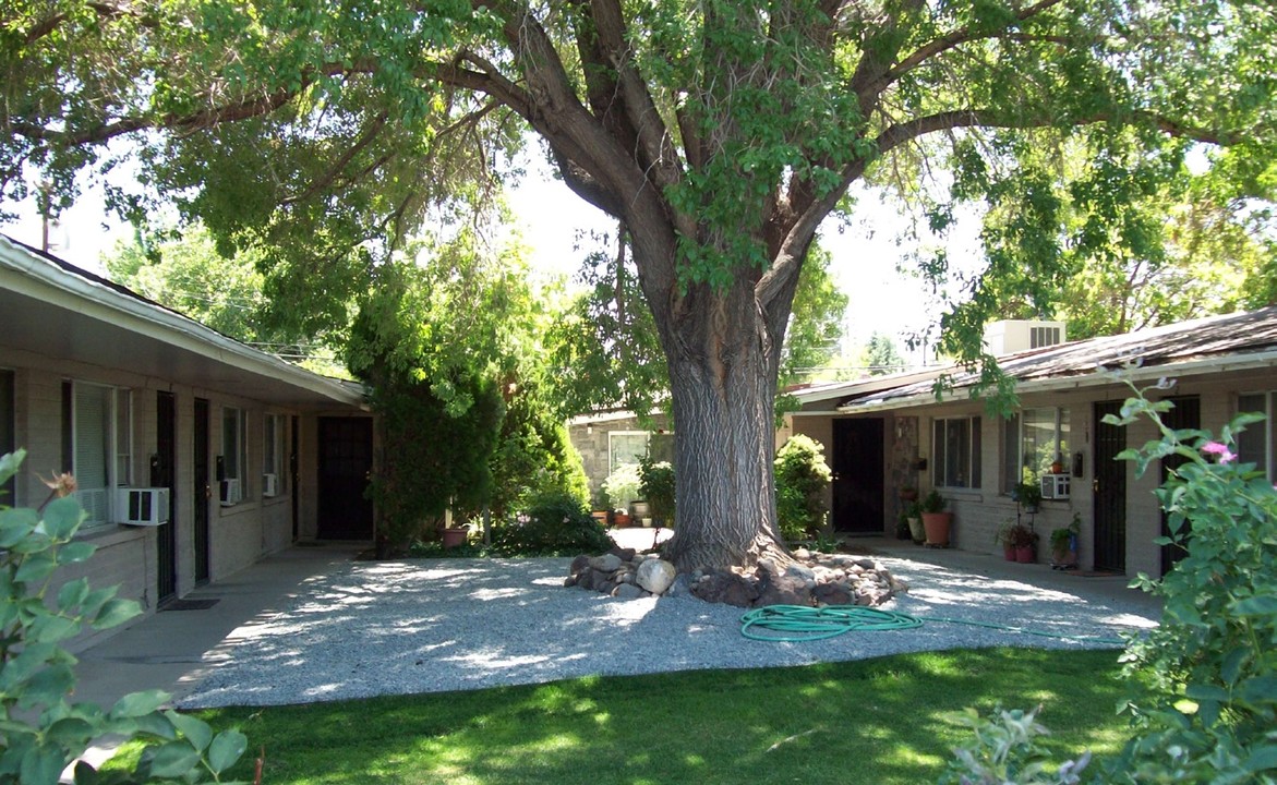 140 La Rue Ave in Reno, NV - Foto de edificio