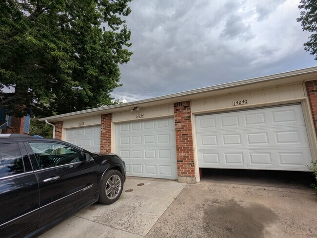 14250 E 22nd Pl in Aurora, CO - Foto de edificio - Building Photo