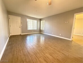 2121 Sealion Dr in Las Vegas, NV - Building Photo - Building Photo