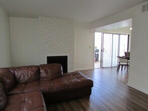 848 Oxford Pl in Wheeling, IL - Foto de edificio - Building Photo