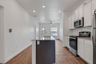 The Hartley in Lubbock, TX - Building Photo
