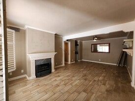 663 Bishops Lodge Rd in Santa Fe, NM - Building Photo