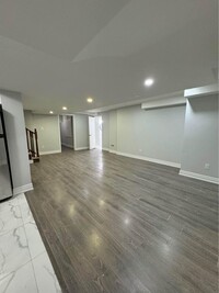 212 Elbern Markell Dr in Brampton, ON - Building Photo - Building Photo