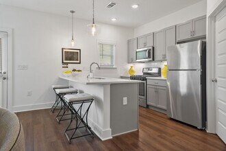 165 Huntley Knoll Drive in Pelham, AL - Building Photo - Building Photo