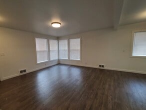 5823 202nd St SW, Unit #1 in Lynnwood, WA - Building Photo - Building Photo